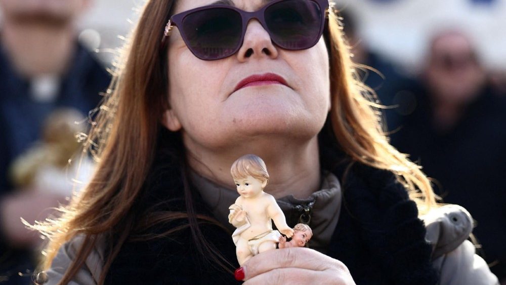 Падчас благаслаўлення фігурак Дзіцятка Езуса