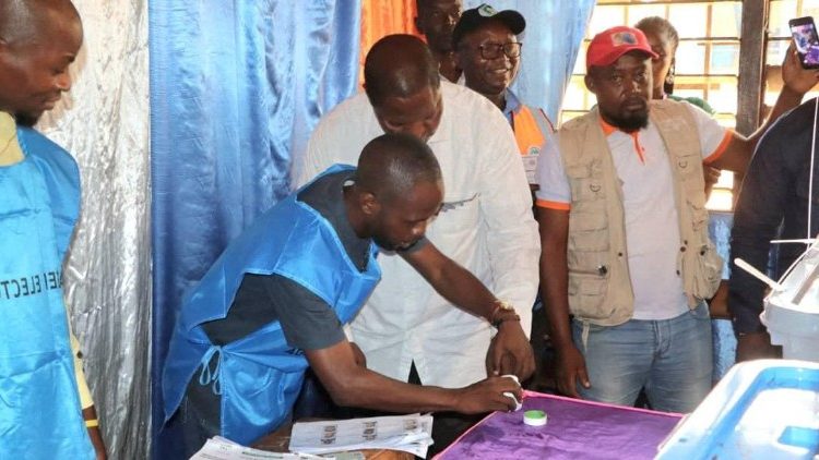 Central African Republic holds first round of presidential election, in Bangui