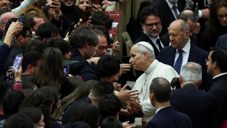 இத்தாலிய இளைஞர்களுடன் திருத்தந்தை 