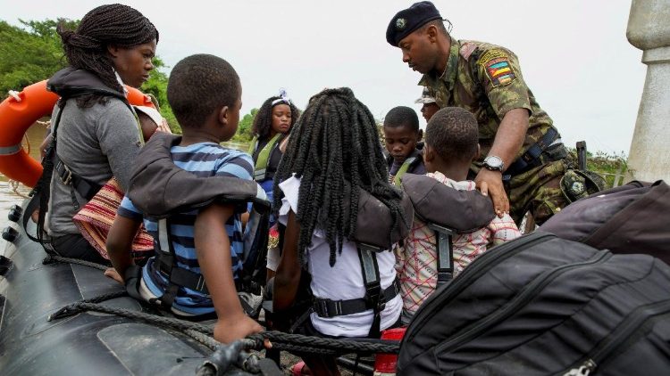 Papa Leo XIV amewakumbuka na kuwaombea waathirika wa Mafuriko