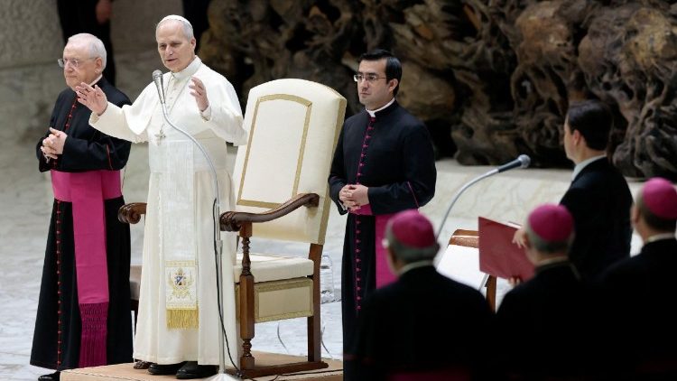 संत पापा का अभिवादन