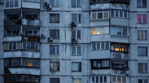 Kyiv residents cope with cold after heating loss as critical civil infrastructure hit by recent Russian missile and drone strikes