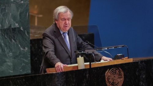 Guterres: il mondo si destabilizza se il potere sostituisce la legge