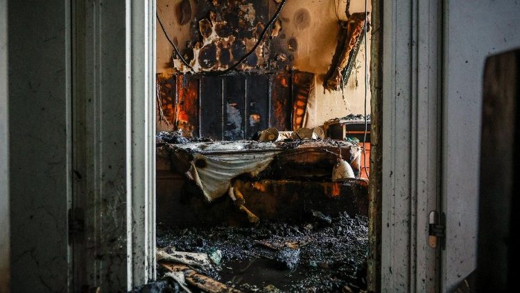 Consequ&ecirc;ncias de um ataque com drone russo na regi&atilde;o de Kyiv. REUTERS/Alina Smutko