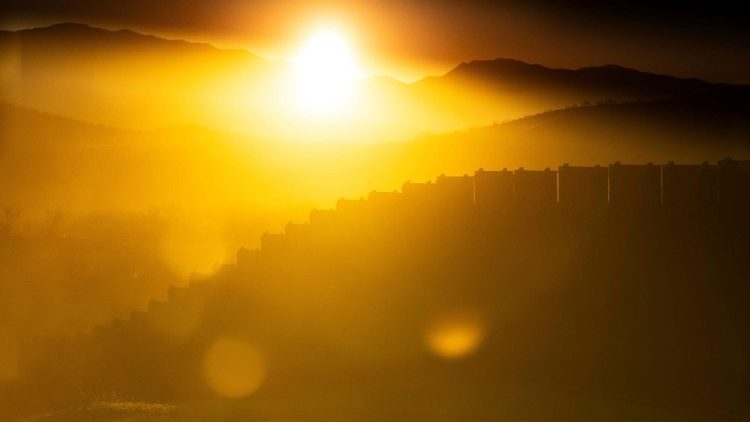 Kristo Yesu ni Nuru ya Walimwengu