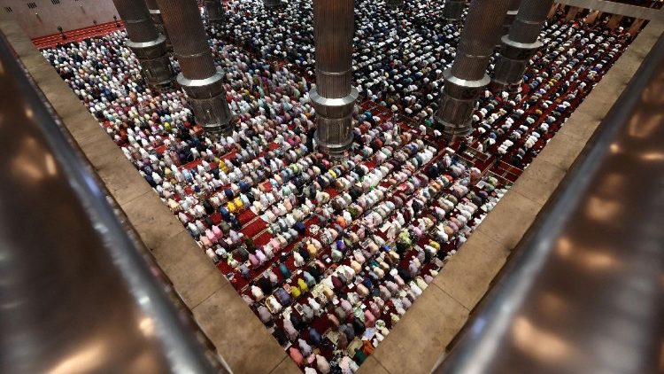 Beginn des Ramadan in Jakarta