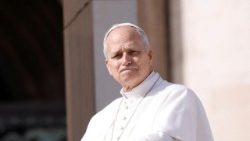 ಕಳೆದ ವರ್ಷದ ಕೊನೆಯಲ್ಲಿ ಟರ್ಕಿ ಮತ್ತು ಲೆಬನಾನ್‌ಗೆ ಕರೆದೊಯ್ದ ಇಟಲಿಯ ಹೊರಗಿನ ತಮ್ಮ ಮೊದಲ ಪ್ರೇಷಿತರ ಪ್ರಯಾಣದ ಆರಂಭದಲ್ಲಿ ಜಗದ್ಗುರು XIVನೇ ಲಿಯೋರವರು