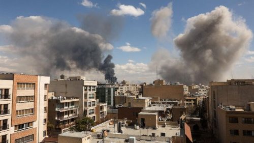 Pope on Iran: Peace not built with mutual threats or death-dealing arms