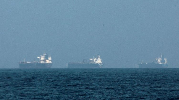Tankerë nafte në brigjet e Fujairah, Emiratet e Bashkuara Arabe (AMR ALFIKY)