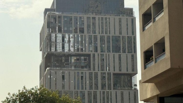 Un edificio danneggiato a Dubai