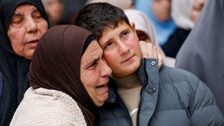 Khaled, o menino palestino que sobreviveu ao massacre de sua família em Tammun, na Cisjordânia (Reuters)