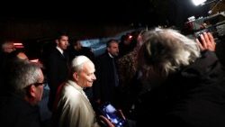 മാധ്യമ പ്രവർത്തകർക്കൊപ്പം പാപ്പാ 