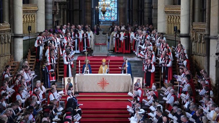 Tarehe 25 Machi 2026 alisimikwa rasmi Askofu Mkuu wa Kianglikani nchini Uingereza