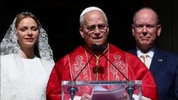 உரையாற்றும் திருத்தந்தை 