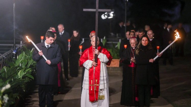 A f&aacute;klyav&iacute;vők: egy fi&uacute; &eacute;s egy l&aacute;ny