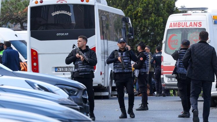 Sparatoria nei pressi del consolato israeliano di Istanbul (Reuters)