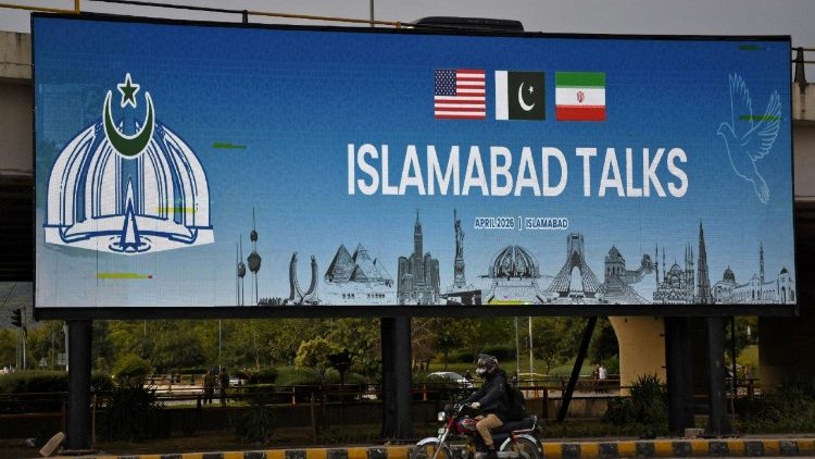 Il Pakistan si prepara ad accogliere i colloqui di pace tra Stati Uniti e Iran con vari cartelloni lungo le strade di Islamabad