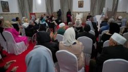 Папата с възрастните хора в Анаба