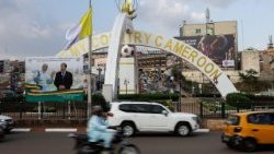 Kamerūno sostinėje Jaundėje iškeltos Šventojo Sosto vėliavos