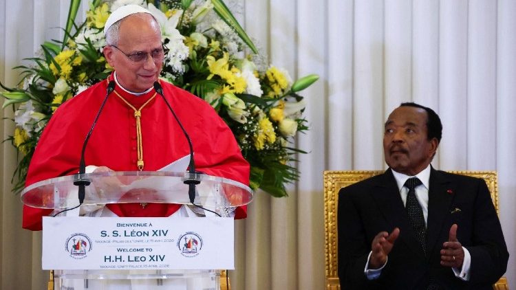 संत पापा कैमरून में