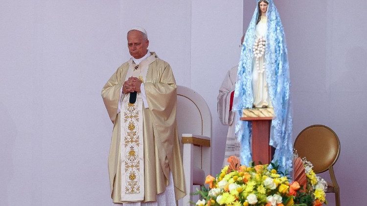 A Szűzanya k&ouml;sz&ouml;nt&eacute;se