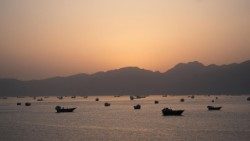 Ships and boats in the Strait of Hormuz