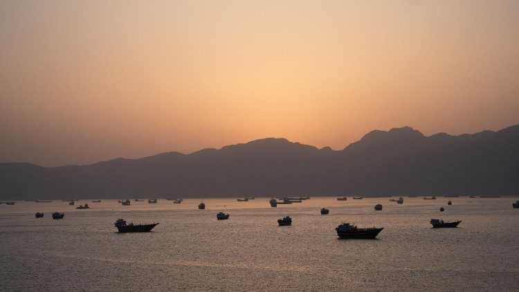 Ships and boats in the Strait of Hormuz