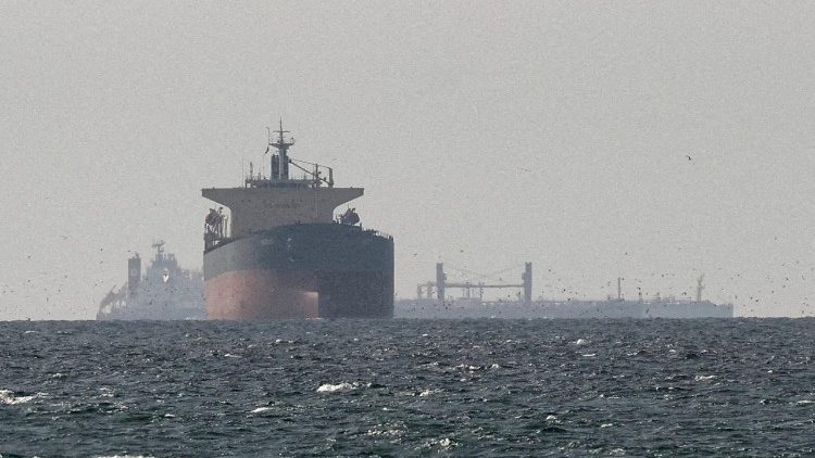 Navi mercantili nel Golfo, vicino allo Stretto di Hormuz