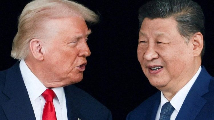 Le président des Etats-Unis d'Amérique Donald Trump et son homologue chinois Xi Jimping lors d'un sommet bilatéral à Busan (Corée du Sud), le 30 octobre 2025. REUTERS/Evelyn Hockstein.