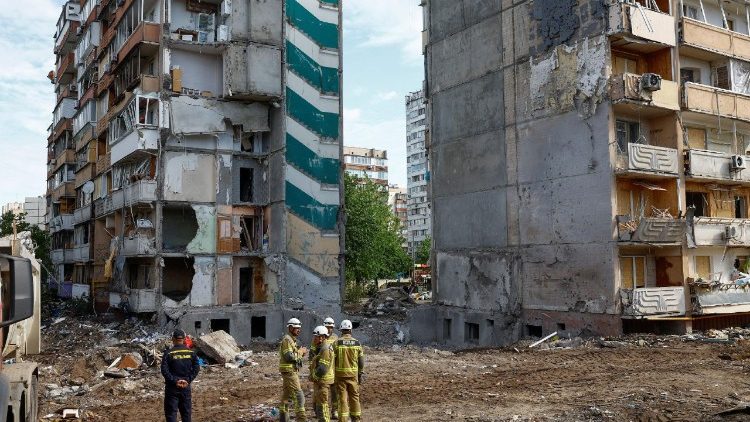 Le conseguenze dell'attacco russo coi droni su Kyiv