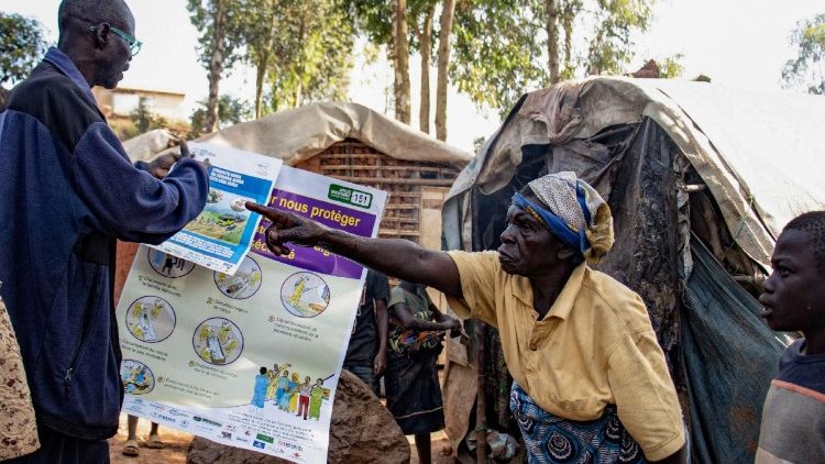 La campagna di sensibilizzazione sull'Ebola si diffonde nel campo profughi di Kpangba mentre vengono osservati casi di Ebola
