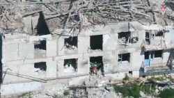 Sokoro moko azali kopepa bendela ya ekolo na yé , epai ya mintika ya bitumba na Kostiantynivka, Donetsk Region, na Ukraine