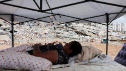 Venezuela, immagini di sfollati costretti a vivere in strada