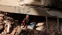 Aftermath of earthquakes in La Guaira