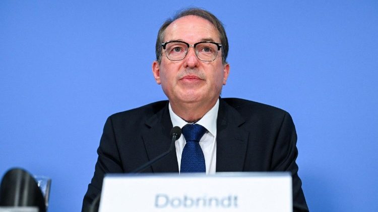 Bundesinnenminister Dobrindt geht von einer weitaus höheren Dunkelziffer aus. 