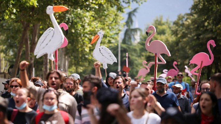Protesta dalībnieki Tirānā