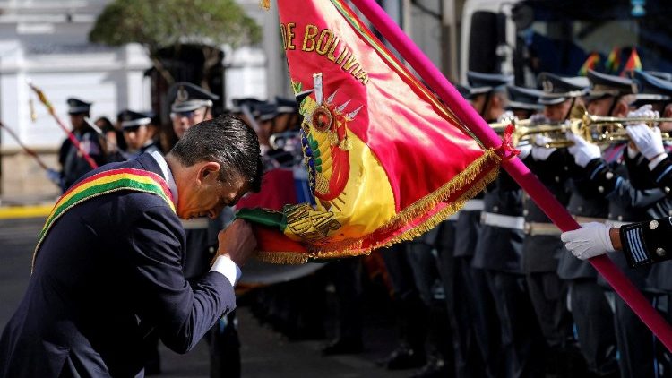 Boliviens Präsident Paz hält in Sucre seine erste Rede zur Lage der Nation