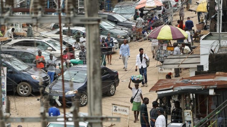 Nigeria. Le strade di Lagos, la più grande città del Paese africano