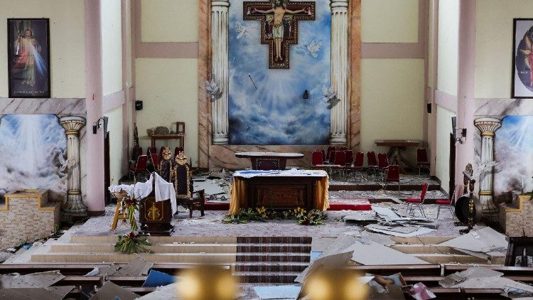 Пашкоджаны ў выніку землятрусу касцёл Святога Францішка Асізскага ў горадзе Рутэнг, Інданезія