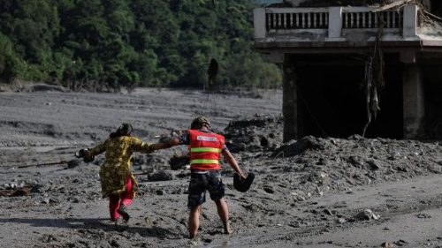 C&aacute;ritas Nepal: situa&ccedil;&atilde;o &eacute; dif&iacute;cil, mas Igreja trabalha para ajudar as pessoas
