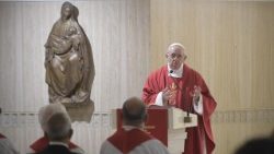 Папа падчас св. Імшы ў капліцы сваёй рэзідэнцыі