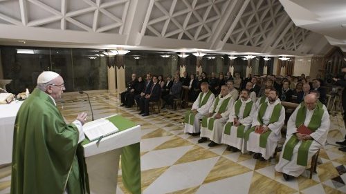 Papa a S. Marta: la speranza è concreta, è vivere per l’incontro con Gesù