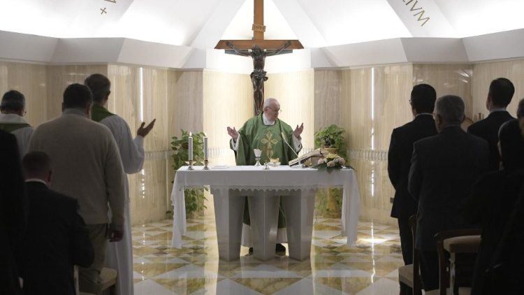 Papa celebra a missa na Casa Santa Marta