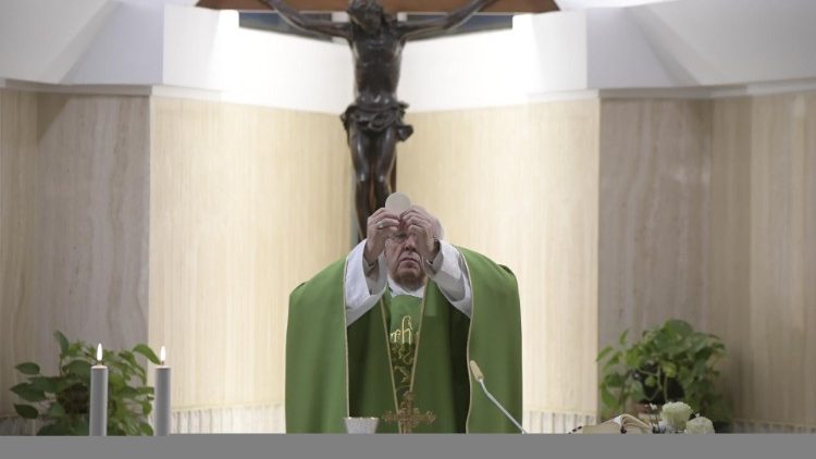 Papa na Missa na Capela da Casa Santa Marta