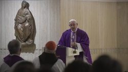 Papa celebra a missa na Casa Santa Marta