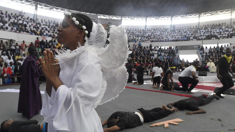 2019.09.05 Viaggio Apostolico in Mozambico Madagascar Maurizio Incontro Interreligioso con i giovani nel Pavillon Maxaquene