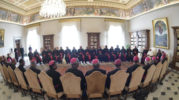 ഇന്ത്യയിൽ നിന്നുള്ള മെത്രാൻ സംഘം 