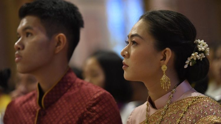 2019.11.22 Viaggio Apostolico in Thailandia e Giappone Santa Messa con i Giovani nella Cattedrale dell'Assunzione di Bangkok