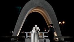 Pāvests Francisks pie Hirosimas Miera memoriāla 2019. gada 19. novembrī