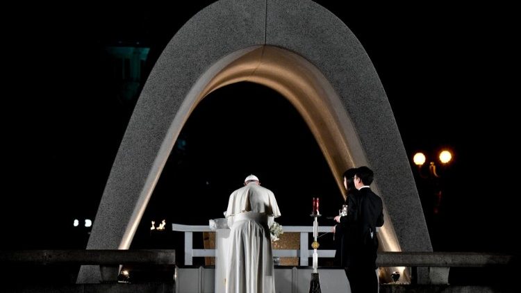 Pāvests Francisks pie Hirosimas Miera memoriāla 2019. gada 19. novembrī